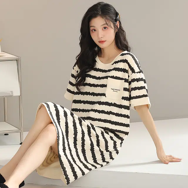 浮光岛屿 简约柔软时尚可爱高级感带胸垫短袖休闲舒适亲肤凉爽透气可外穿家居服睡裙 女款 礼盒装 黑色