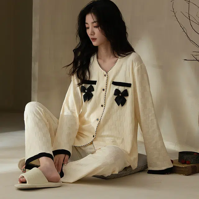 浮光岛屿 简约纯色甜美可爱口袋高级感长袖长裤家居服舒适亲肤透气可外穿宽松休闲睡衣套装 女款 礼盒装 杏色