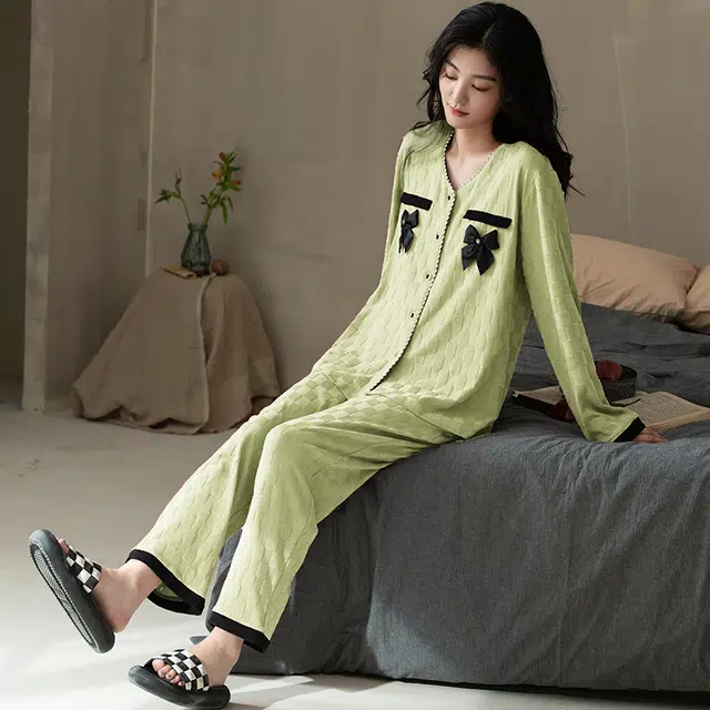 浮光岛屿 简约纯色甜美可爱口袋高级感长袖长裤家居服舒适亲肤透气可外穿宽松休闲睡衣套装 女款 礼盒装 绿色