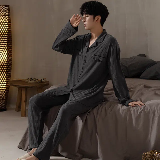 浮光岛屿 简约超柔软提花翻领高级感长袖长裤家居服舒适亲肤透气可外穿宽松休闲睡衣套装 男款 礼盒装 深灰色