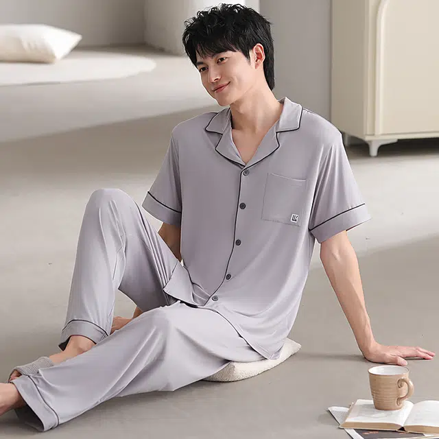 浮光岛屿 简约纯色柔软时尚高级感短袖长裤翻领家居服舒适亲肤透气可外穿睡衣套装 男款 礼盒装 浅灰色