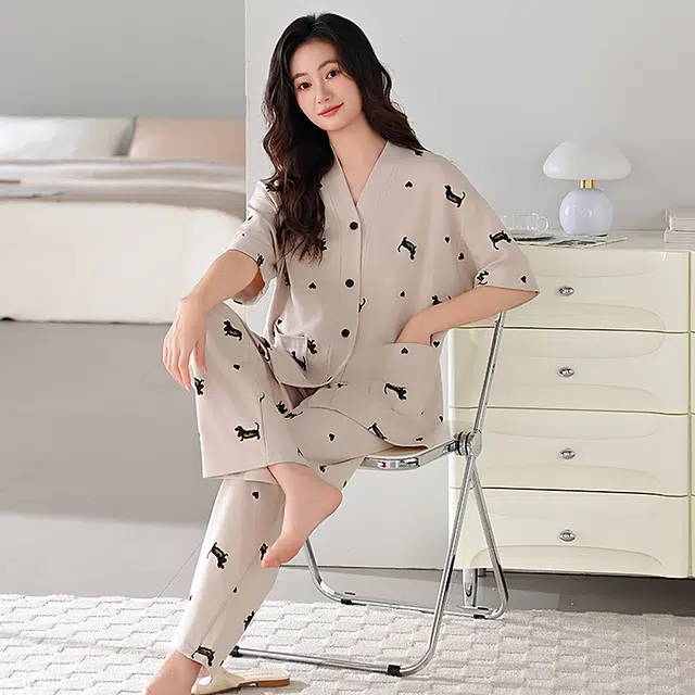 浮光岛屿 简约熊猫图案带胸垫高级感短袖长裤凉感休闲舒适亲肤可外穿睡衣套装 女款 礼盒装 浅黄色