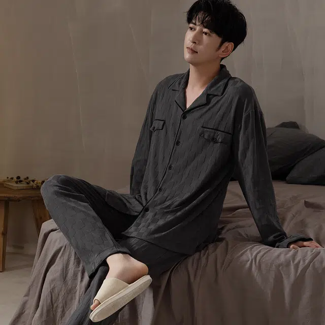 浮光岛屿 简约超柔软提花翻领高级感长袖长裤家居服舒适亲肤透气可外穿宽松休闲睡衣套装 男款 礼盒装 深灰色