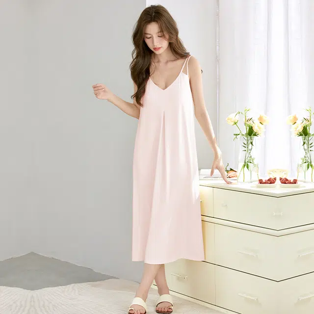 浮光岛屿 简约柔软纯色可爱时尚精致高级感吊带家居服舒适透气凉感可外穿宽松休闲夏季睡裙 女款