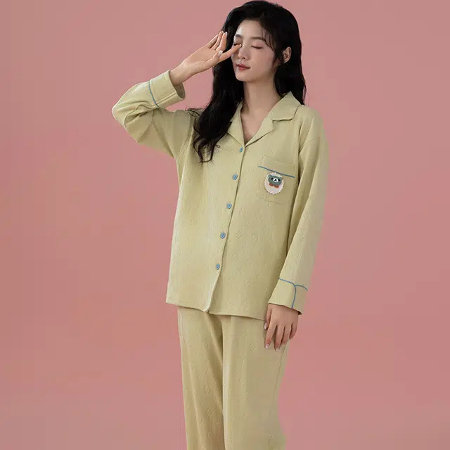 浮光岛屿 简约纯色可爱口袋翻领高级感长袖长裤家居服舒适亲肤透气可外穿休闲睡衣套装 女款 礼盒款 淡黄色