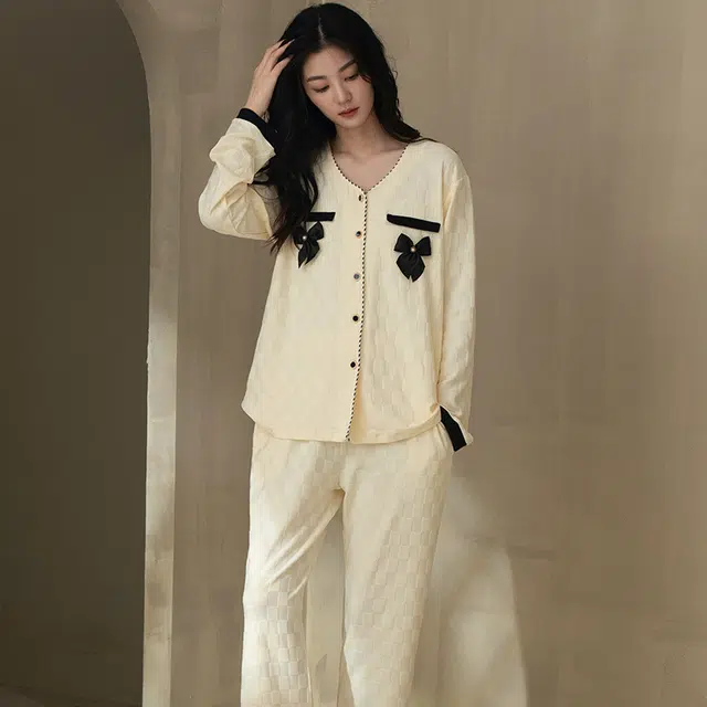 浮光岛屿 简约纯色甜美可爱口袋高级感长袖长裤家居服舒适亲肤透气可外穿宽松休闲睡衣套装 女款 礼盒装 杏色