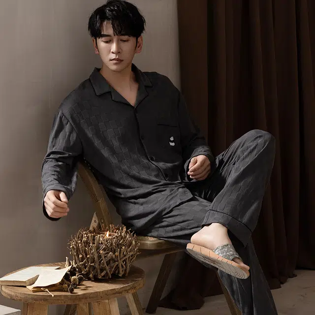 浮光岛屿 简约精致超柔软提花翻领高级感长袖长裤家居服舒适亲肤透气可外穿宽松休闲睡衣套装 男款 礼盒款 深灰色