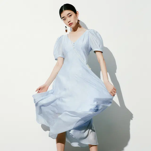 女装 设计感白色法式优雅收腰重工长裙短袖连衣裙 女款