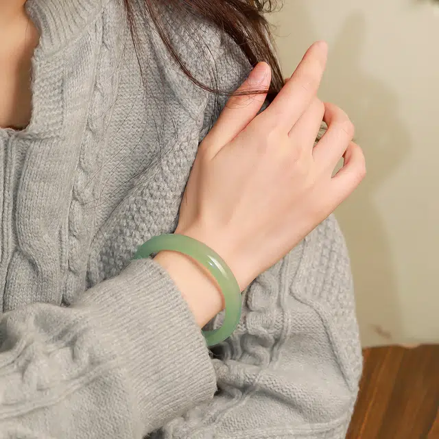 匠锁心玉 一汪清泉 青山黛 油青 贵妃镯 国朝古风 新中式 汉服 玉髓 玉石手镯 女款