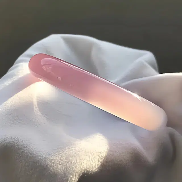 匠锁心玉 郁金香贵妃镯 新中式 国潮古风 水润冰透 清冷感 轻奢高级 玉髓 玉石手镯 女款