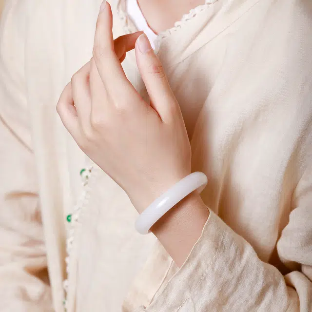 匠锁心玉 白月光白心的悸动 新中式 国潮国风 经典简约 古风 高级感 玉镯子 金丝玉 手镯 女款