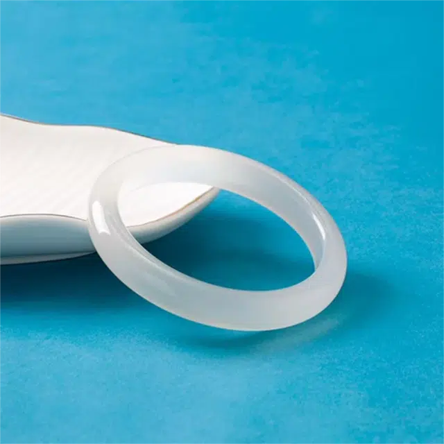 匠锁心玉 青山黛翠玉贵妃镯 新中式 国潮复古 民族风 轻奢高级 清冷感 玉髓 手镯 女款