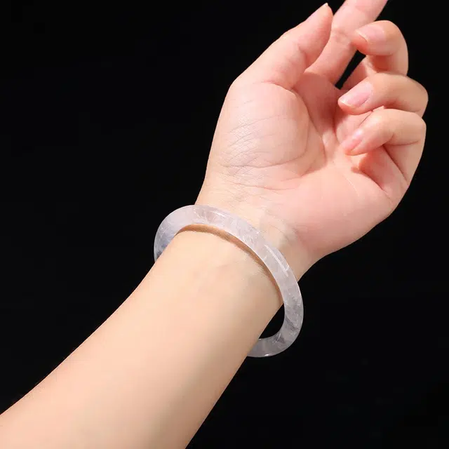 匠锁心玉 白月光美人圆镯 新中式 转运纳福 轻奢高级感 时尚百搭 典雅气质 招财寓意好 手饰显白#好运天然 白水晶 手镯 女款