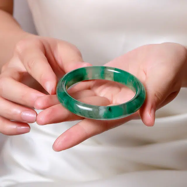 匠锁心玉 青山黛飘花贵妃镯 新中式宫廷风古典轻奢吉祥如意平安顺遂时尚百搭清冷典雅高级感气质温婉#好运天然 非洲翠 手镯 女款