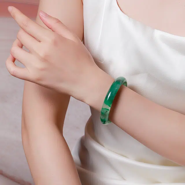 匠锁心玉 青山黛飘花贵妃镯 新中式宫廷风古典轻奢吉祥如意平安顺遂时尚百搭清冷典雅高级感气质温婉#好运天然 非洲翠 手镯 女款