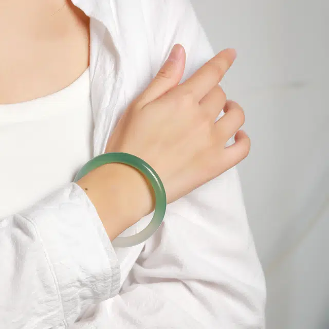 匠锁心玉 美人细圆条 半山半水 新中式 国潮国风 玉髓 手镯 女款 玉髓