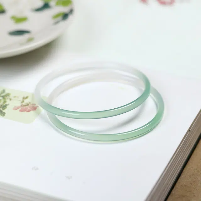 匠锁心玉 一步一响远山黛高冰贵妃叮当镯  新中式 国潮国风 典雅 古风温婉 轻奢高级 小众设计 玉髓 手镯 女款