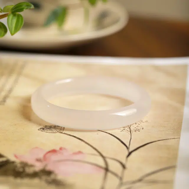 匠锁心玉 白月光 荔枝冻 新中式 国潮国风 清冷感 小众轻奢高级感 水润显白 玉髓 手镯 女款