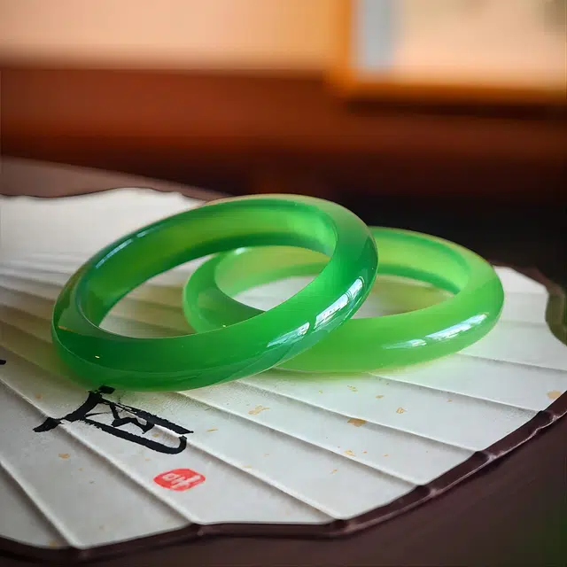 匠锁心玉 湖水贵妃镯 青山黛  新中式 国潮国风 小众设计 轻奢高级 气质 古风温婉 玉髓 玉石手镯 女款