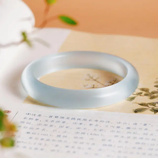 匠锁心玉 白月光冰光蓝 清透国潮新中式精致古风清冷感温润气质优雅小众镯子旗袍汉服百搭素圈女友甜蜜浪漫告白 琉璃 手镯 男女同款情侣款