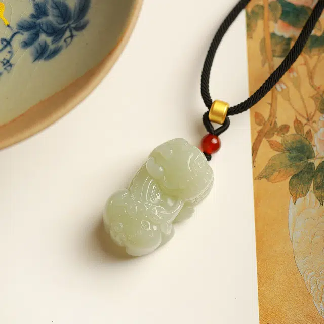 匠锁心玉 招财貔貅 新中式 国潮国风 平安纳福 转运 守护 和田玉 项链 男女同款情侣款 青白玉
