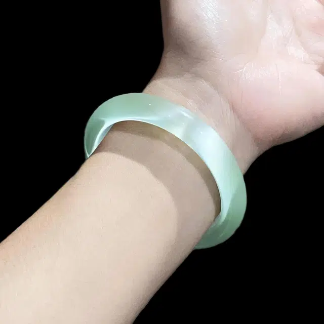 匠锁心玉 远山黛浅清色 新中式国潮古风 小众典雅 吉祥如意轻奢高级清冷感 极简风 潮流年轻气质百搭 温润手饰显白#好运 琉璃 手镯 女款