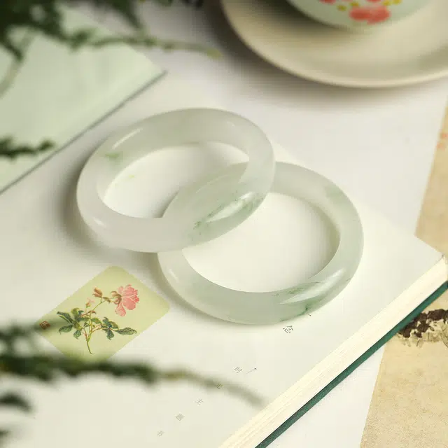 匠锁心玉 青山翠贵妃镯 青山黛  新中式 国潮国风 小众设计 轻奢高级 清冷感 一抹翠 天山翠 玉石手镯 女款