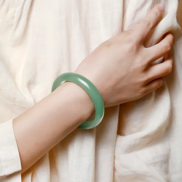 匠锁心玉 新中式 国潮国风 小众 轻奢高级 古风温婉 转运纳福 清冷感 东陵玉 手镯 女款