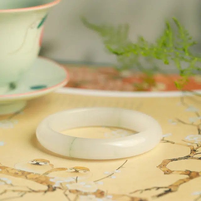 匠锁心玉 青山黛贵妃镯 微翠  新中式 国潮国风 小众设计 轻奢高级 气质 古风温婉 天山翠 玉石手镯 女款