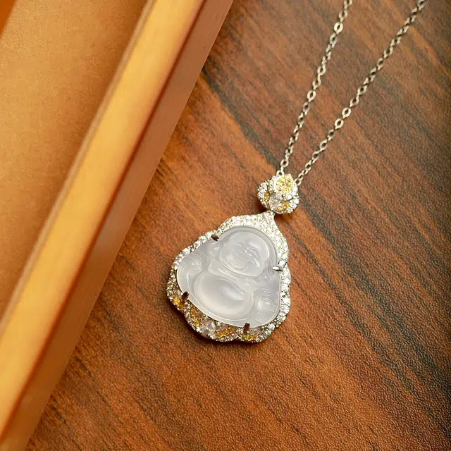 匠锁心玉 白月光 佛公 新中式 国潮国风 高级感 轻奢 弥勒佛 转运纳福 守护 玉髓 玉石项链 女款