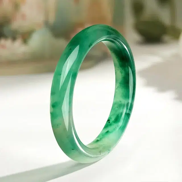 匠锁心玉 青山黛飘花贵妃玉镯 新中式宫廷风古典轻奢吉祥如意平安顺遂时尚百搭清冷典雅高级感气质温婉显白天然 非洲翠 石英岩玉手镯 女款