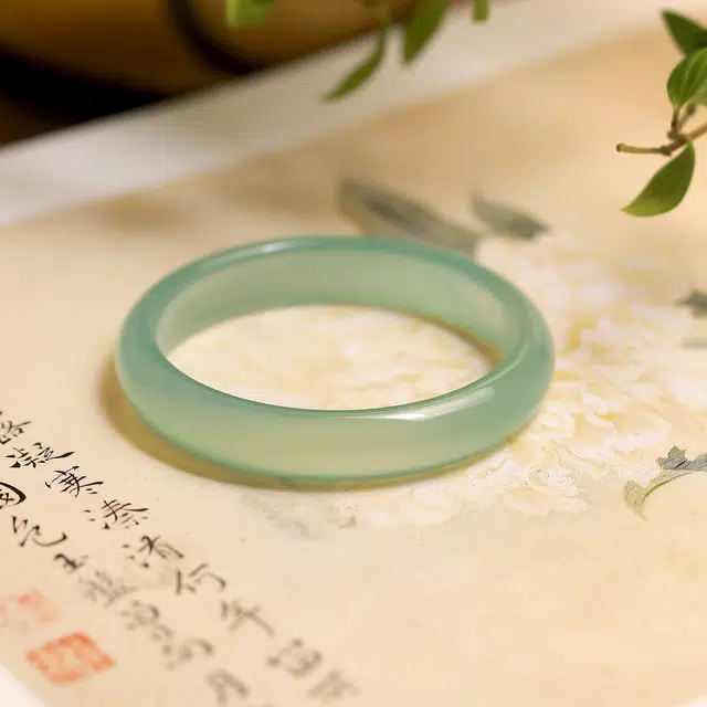 匠锁心玉 高冰青山黛平安贵妃镯 新中式 国潮国风 典雅 古风温婉 轻奢高级 小众设计 玉髓 手镯 女款