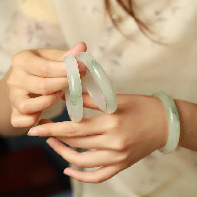 匠锁心玉 青山翠贵妃镯 青山黛  新中式 国潮国风 小众设计 轻奢高级 清冷感 一抹翠 天山翠 玉石手镯 女款