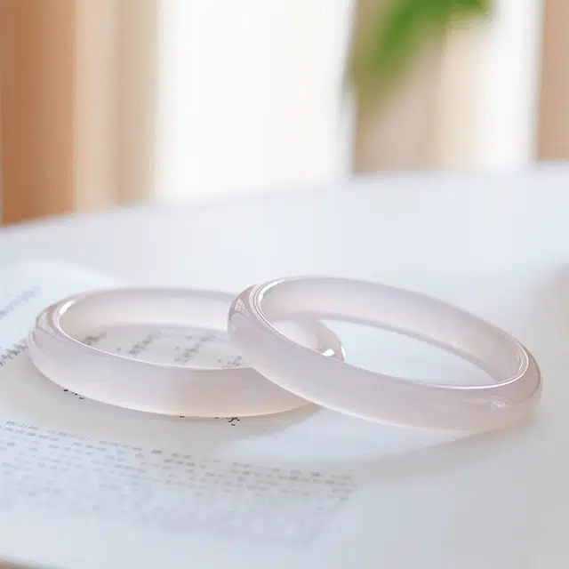匠锁心玉 白月光高冰贵妃镯 平安镯  新中式 国潮国风 轻奢高级 气质  古风温婉 玉髓 玉石手镯 女款