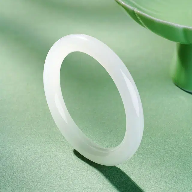 匠锁心玉 白月光美人镯  新中式 简约大气 国潮国风 汉服旗袍 时尚百搭 清冷典雅高级感 气质温婉 素圈手饰显白#好运天然 金丝玉 手镯 女款