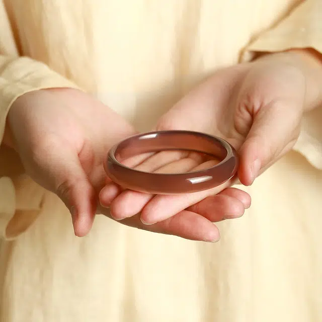 匠锁心玉 姹紫嫣红高冰平安镯 贵妃镯 新中式 国潮国风 小众设计 高级感 轻奢 汉服古风 清冷优雅 玉髓 手镯 女款