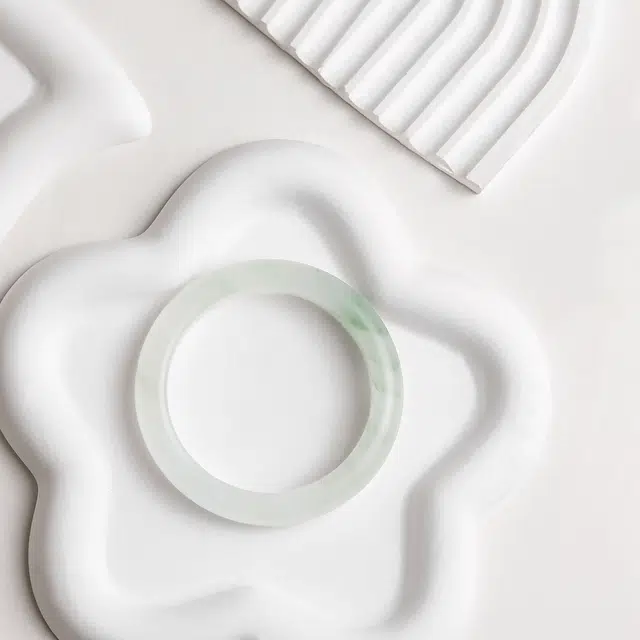 匠锁心玉 山水相依青山黛贵妃镯 新中式 国潮国风 清冷感 翠绿如画 轻奢高级感 天山翠 手镯 女款