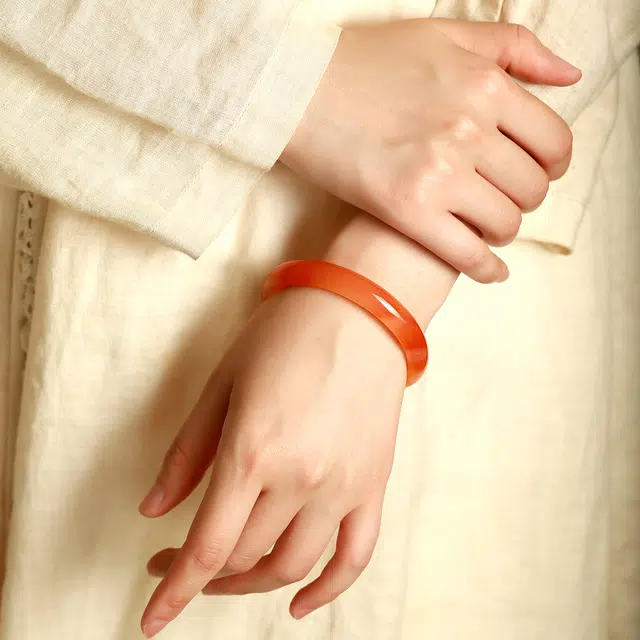 匠锁心玉 枫林尽染 锦鲤平安 贵妃 新中式 国潮国风 小众设计 高级感 轻奢 汉服古风 清冷优雅 玉髓 手镯 女款