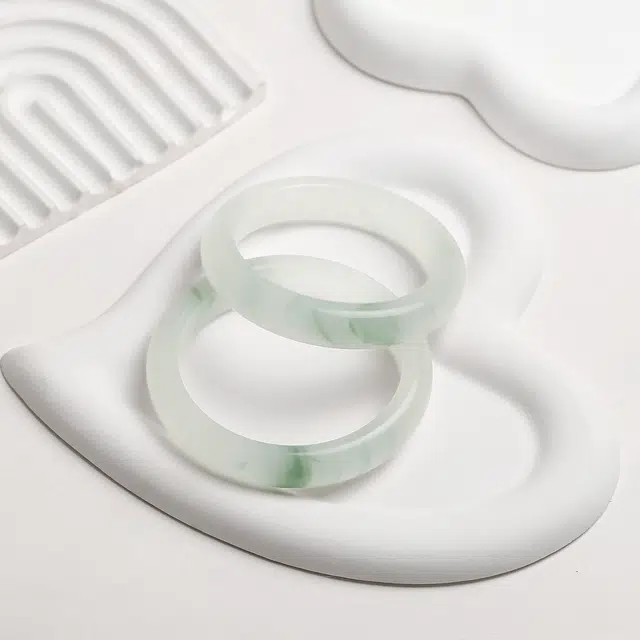 匠锁心玉 山水相依青山黛贵妃镯 新中式 国潮国风 清冷感 翠绿如画 轻奢高级感 天山翠 手镯 女款