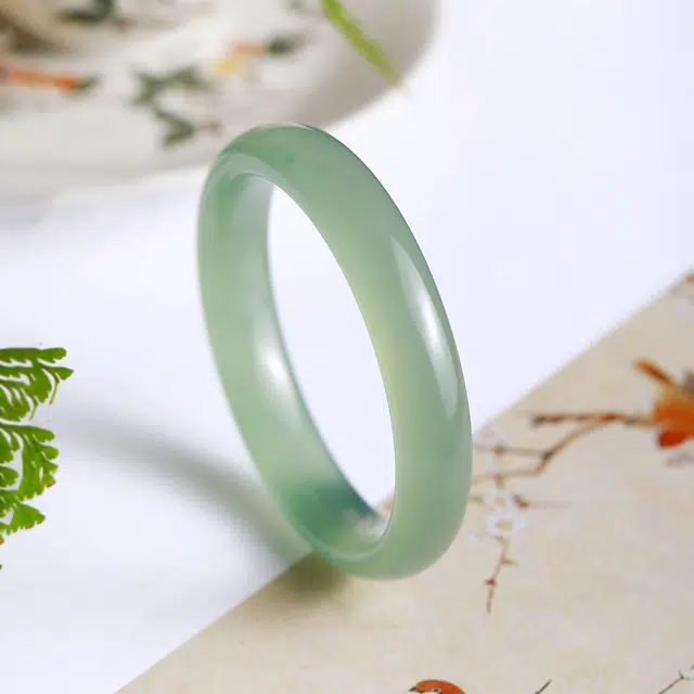 匠锁心玉 青山黛贵妃镯 满绿 新中式 国潮国风 小众设计 轻奢高级 气质百搭 古风温婉 东陵玉 手镯 女款