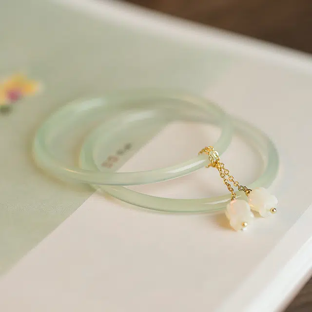匠锁心玉 一汪清泉叮当镯一步一响 新中式 国潮古风 水润冰透 清冷感 玉髓 手镯 女款