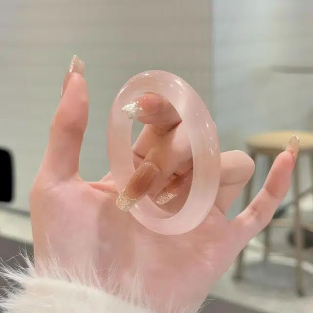 匠锁心玉 蜜桃粉美人镯 新中式国潮国风 小众典雅 吉祥如意轻奢高级清冷感 极简风 潮流年轻气质百搭 温润手饰显白#好运 琉璃 手镯 女款