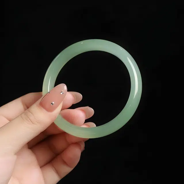 匠锁心玉 远山黛只此青绿 油青清透国潮新中式精致古风轻奢高级清冷感温润气质典雅小众旗袍汉服百搭素圈浪漫告白#好运天然 玉髓 手镯 女款