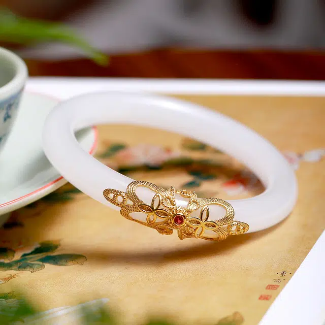 匠锁心玉 白月光设计款 新中式 国潮国风 清冷感 古风温婉 小众轻奢高级感 时尚潮流 水润手饰显白#好运 金丝玉 手镯 女款