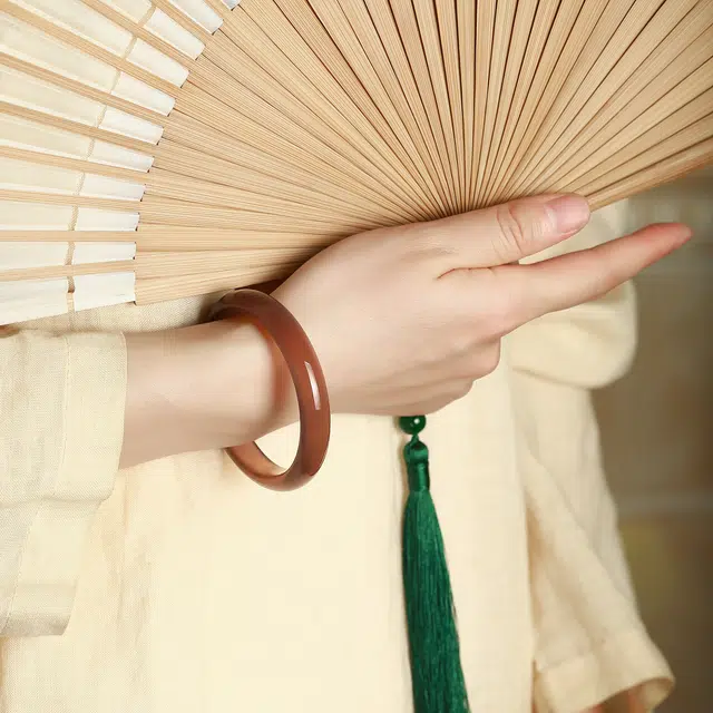 匠锁心玉 姹紫嫣红高冰平安镯 贵妃镯 新中式 国潮国风 小众设计 高级感 轻奢 汉服古风 清冷优雅 玉髓 手镯 女款