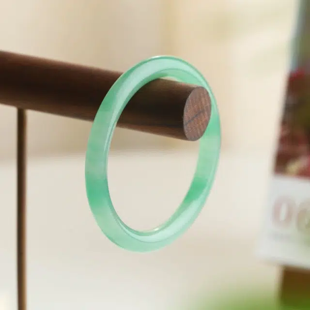 匠锁心玉 晴水色贵妃镯 新中式 国潮国风 复古 古风温婉 轻奢高级感 东陵玉 玉石手镯 女款 礼盒装