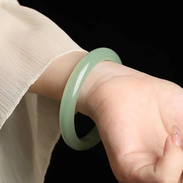 匠锁心玉 远山黛只此青绿 油青清透国潮新中式精致古风轻奢高级清冷感温润气质典雅小众旗袍汉服百搭素圈浪漫告白#好运天然 玉髓 手镯 女款