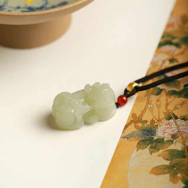 匠锁心玉 招财貔貅 新中式 国潮国风 平安纳福 转运 守护 和田玉 项链 男女同款情侣款 青白玉