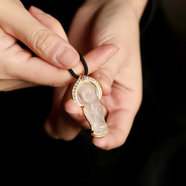 匠锁心玉 高冰宝宝佛新中式 国潮国风 典雅 古风温婉 轻奢高级 小众设计 招财纳福 玉髓 玉石项链 男女同款情侣款