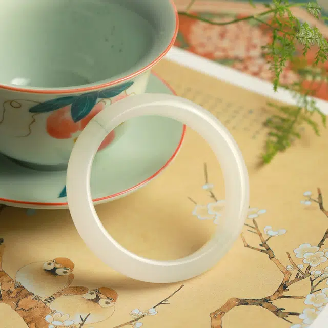 匠锁心玉 青山黛贵妃镯 微翠  新中式 国潮国风 小众设计 轻奢高级 气质 古风温婉 天山翠 玉石手镯 女款